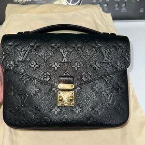Louis Vuitton empriente pochette Métis black